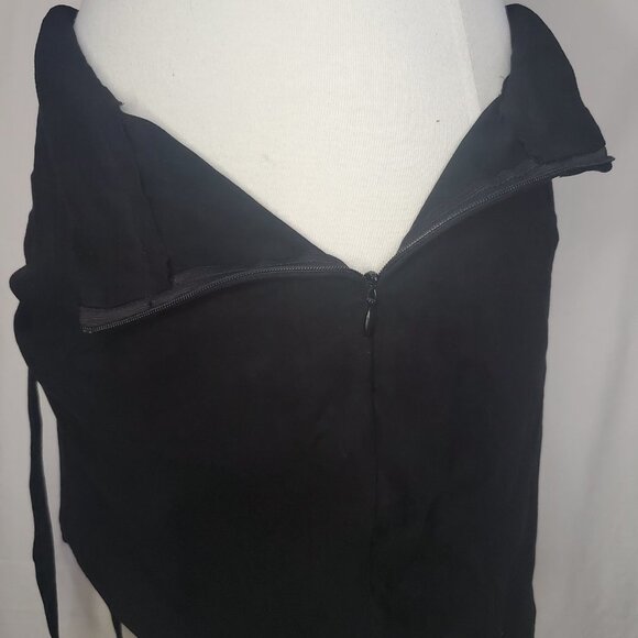 Pre-Loved Black TRF Collection Zipper Skirt Girls Youth Size Medium - Picture 3 of 8